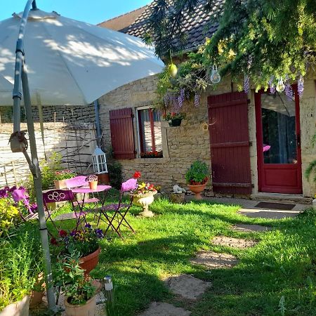 Bed and Breakfast Aux Glycines Marcilly-Ogny Exterior foto