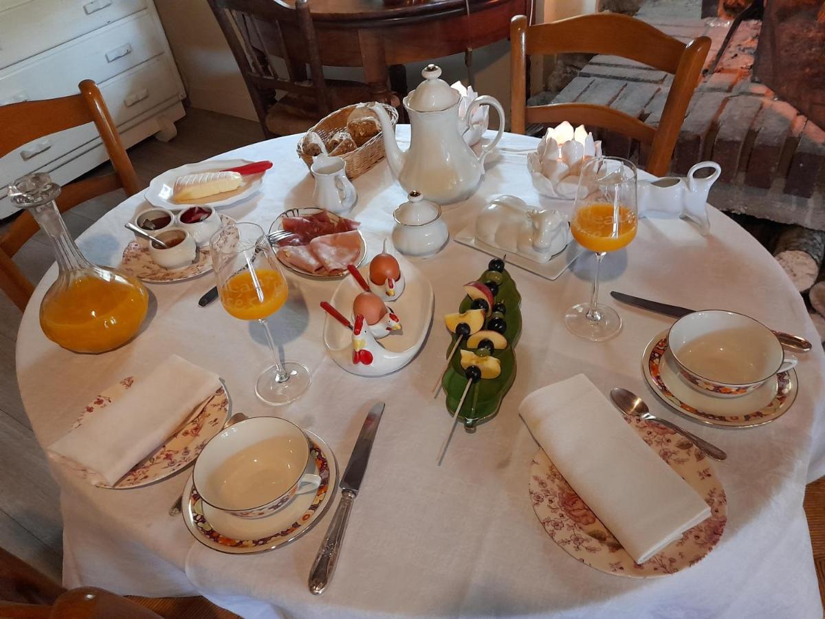 Bed and Breakfast Aux Glycines Marcilly-Ogny Exterior foto