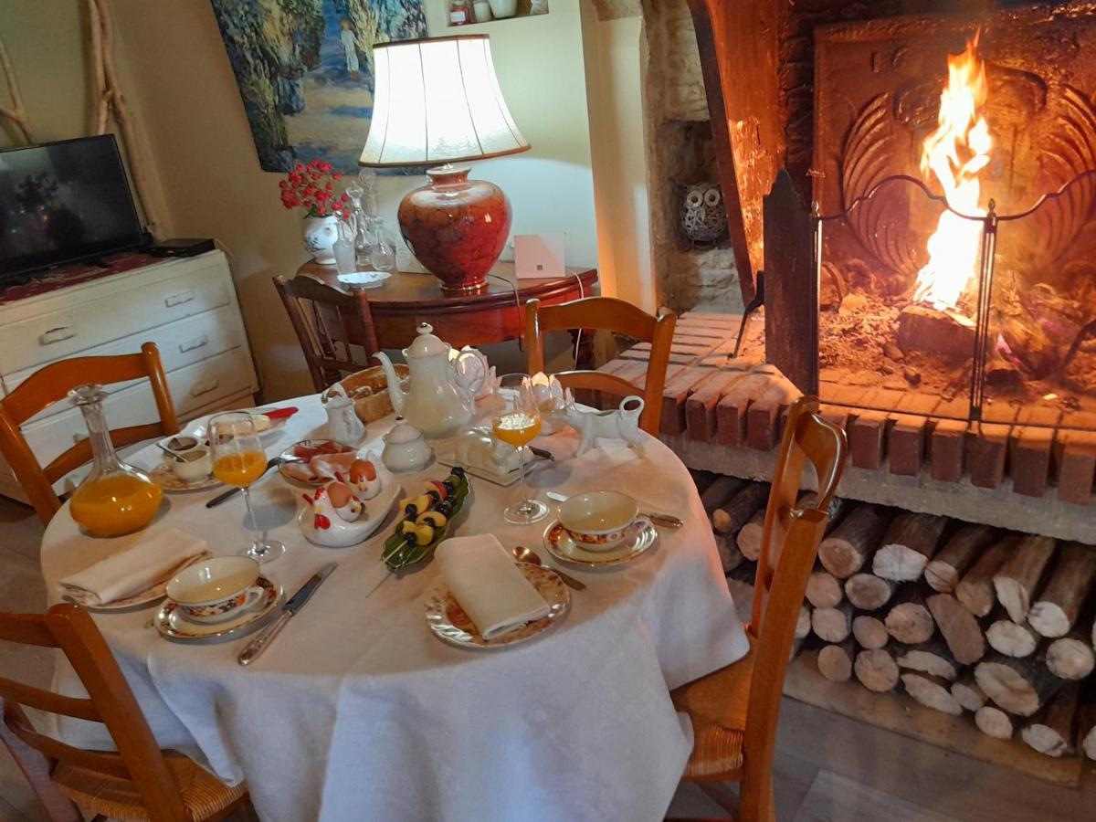 Bed and Breakfast Aux Glycines Marcilly-Ogny Exterior foto