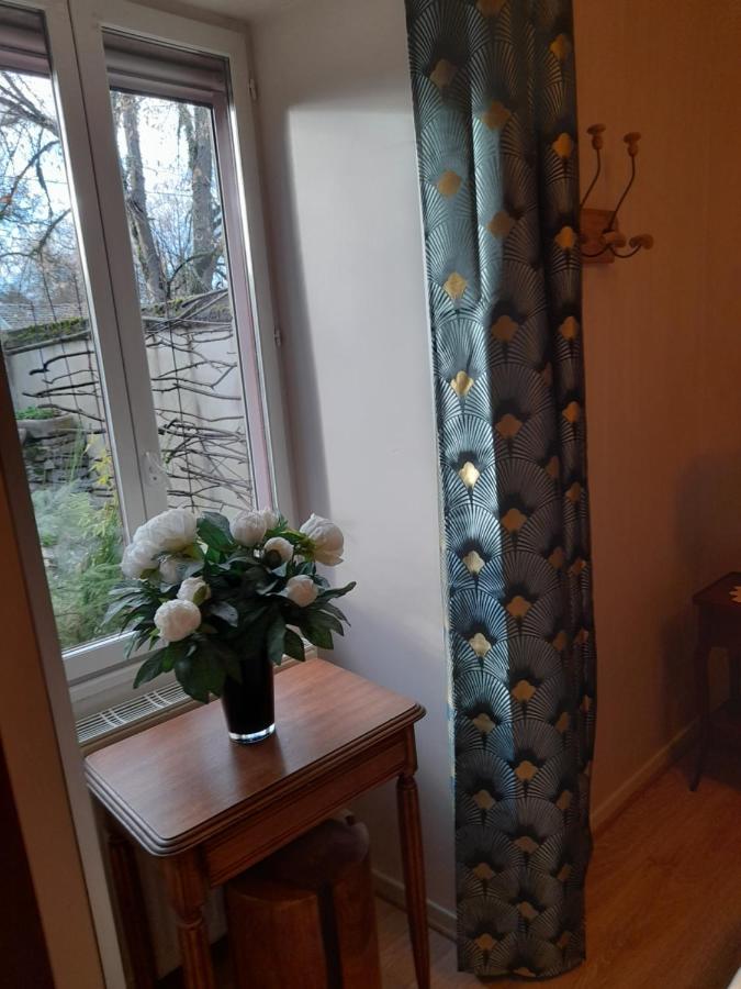 Bed and Breakfast Aux Glycines Marcilly-Ogny Exterior foto