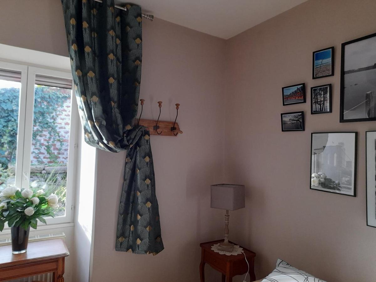 Bed and Breakfast Aux Glycines Marcilly-Ogny Exterior foto