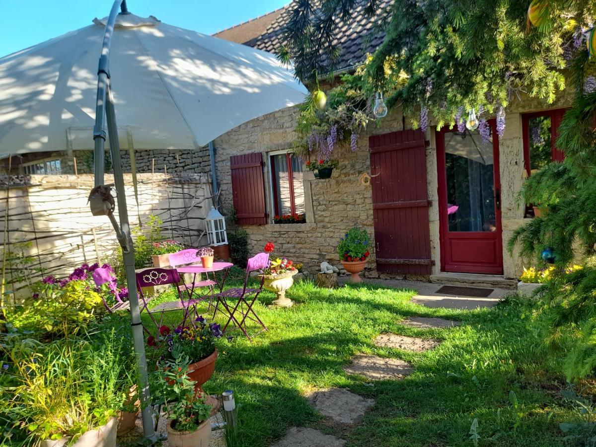 Bed and Breakfast Aux Glycines Marcilly-Ogny Exterior foto